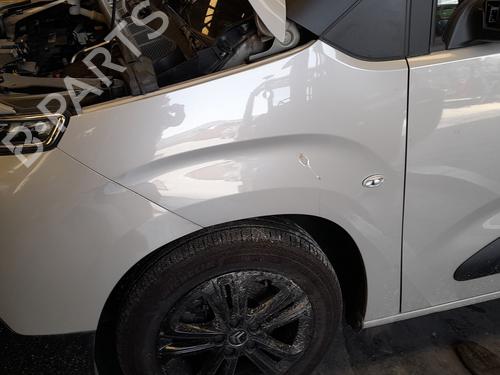 Used Left front fenders Left front fenders 37799901 37799901
