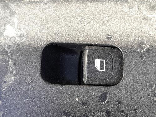 right-front-window-switch-kia-stonic-yb-2017-36109569 main image