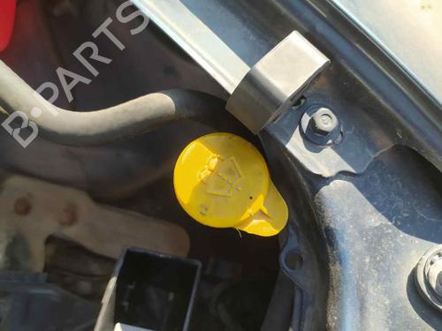 Used Windscreen washer tank OPEL VECTRA B (J96) 1.8 i 16V (F19) (125 hp) 24674466