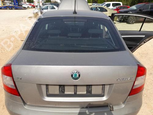 Tailgate SKODA OCTAVIA II (1Z3) 1.6 TDI 1Z5827025
