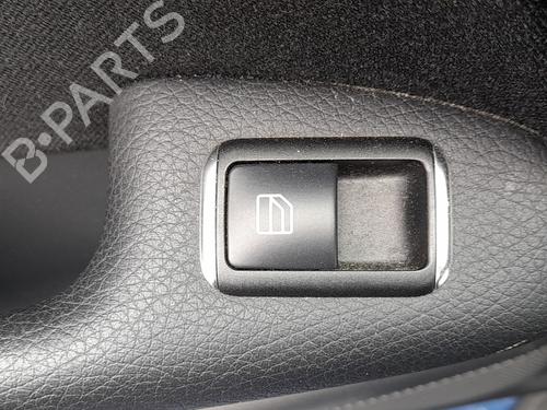 Venstre bagtil elrude kontakt Venstre bagtil elrude kontakt MERCEDES-BENZ B-CLASS Sports Tourer (W246, W242) B 180 (246.242) (122 hp) 35790937 35790937