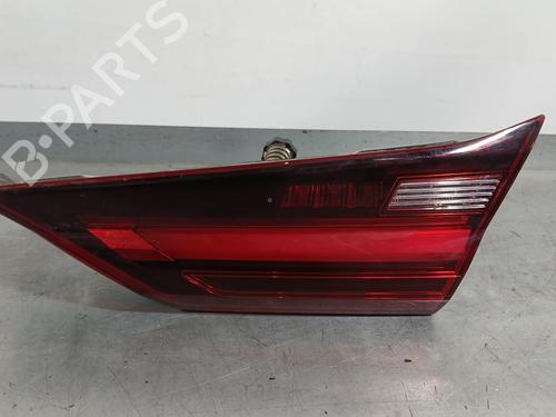 right-tailgate-light-bmw-1-f40-2019-30635820 main image