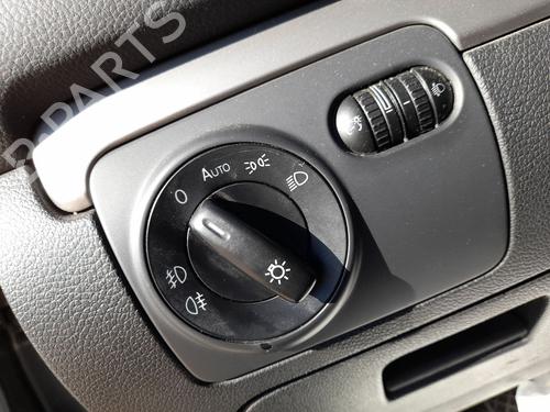 Used Headlight switch VW GOLF VI (5K1) 1.6 TDI (105 hp) 29862434