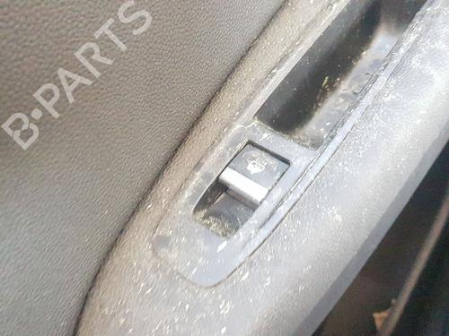 Used Right rear window switch Right rear window switch RENAULT CAPTUR II (HF_) TCe 100 (HFMT) (101 hp) 33557531 33557531