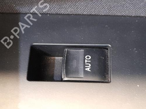 Mando elevalunas delantera derecho Mando elevalunas delantera derecho TOYOTA AURIS (_E18_) 2.0 D-4D (ADE186_, ADE186R) (124 hp) 37217895 37217895