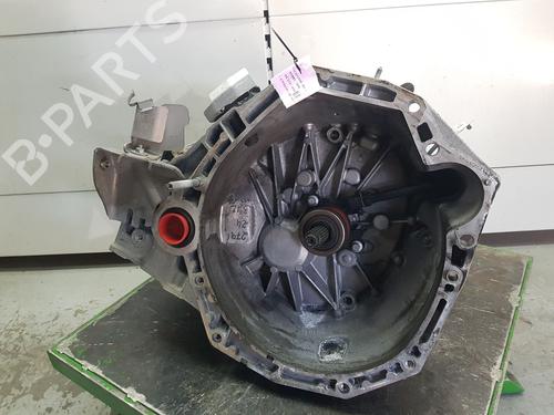 gearbox-renault-megane-iv-hatchback-b9amn_-2015-25469146 main image