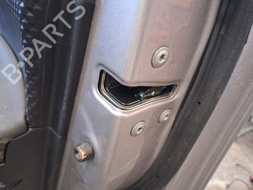 front-right-lock-toyota-c-hr-_x1_-2016-38413560 main image