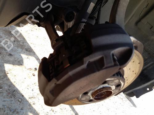 Used Right front brake caliper MERCEDES-BENZ C-CLASS Convertible (A205) C 220 d (205.404) (170 hp) 30081960