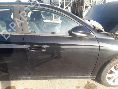 Used Right front door OPEL CORSA F (P2JO) 1.2 (68) (101 hp) 31622579