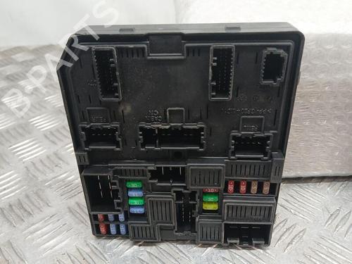 Used Fuse box RENAULT TALISMAN (LP_) 1.5 dCi 110 (LPA3) (110 hp) 30518266