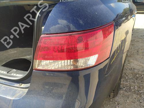 Used Right taillight HYUNDAI SONATA V (NF) 2.0 CRDi (140 hp) 24589393