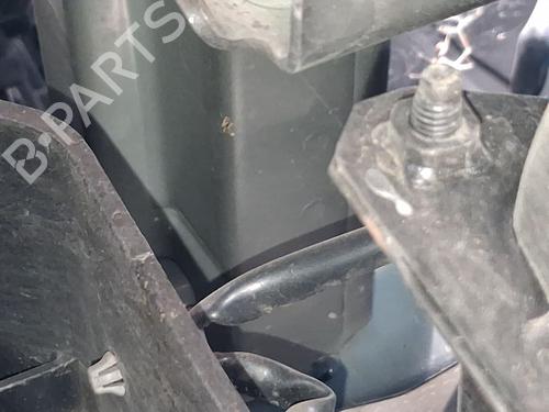 Refuerzo paragolpes delantero Refuerzo paragolpes delantero 38073705 38073705