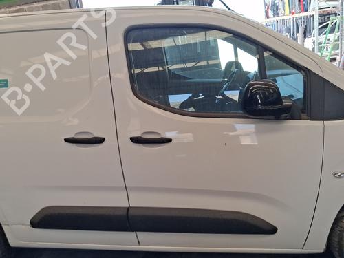 Used Right front door Right front door 37757877 37757877