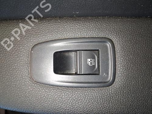 Mando elevalunas delantera derecho Mando elevalunas delantera derecho 38174330 38174330
