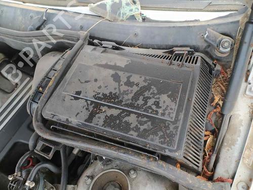 Used Air filter box BMW 5 (E39) 520 d (136 hp) 22643874