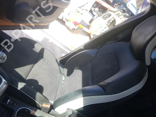 Used Right front seat Right front seat RENAULT CAPTUR II (HF_) TCe 100 (HFMT) (101 hp) 33556941 33556941