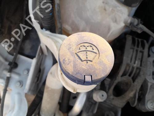 Used Windscreen washer tank PEUGEOT 2008 II (UD_, US_, UY_, UJ_, UR_, UC_) 1.5 BlueHDI 100 (102 hp) 30005626