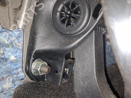 pedal-ford-tourneo-courier-b460-mpv-2014-38563718 main image