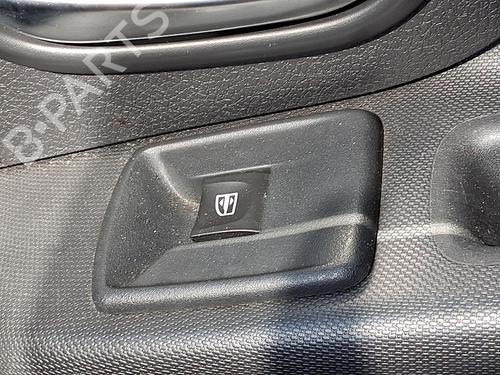 Used Right front window switch Right front window switch 37217197 37217197