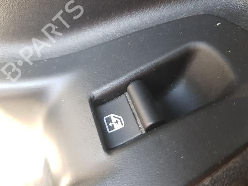 left-rear-window-switch-fiat-500x-334_-2014-33467825 main image