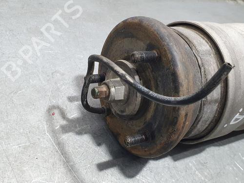 Right front shock absorber LAND ROVER RANGE ROVER SPORT I (L320) 3.0 D 4x4 | BP9436276M17 