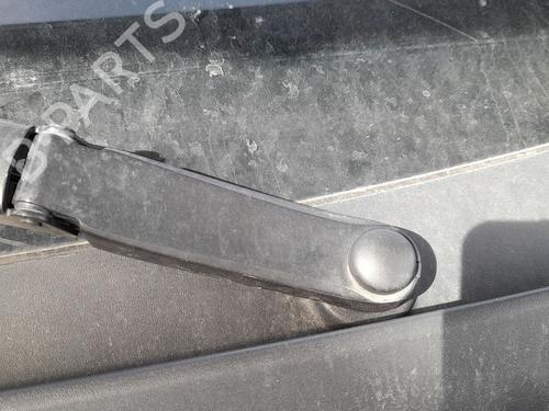 Used Front wiper motor Front wiper motor SEAT IBIZA V (KJ1, KJG) 1.0 TGI (90 hp) 33660130 33660130