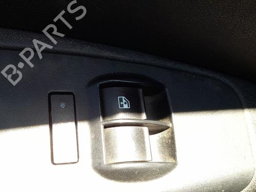 Pulsantiera anteriore sinistra Pulsantiera anteriore sinistra FIAT DOBLO Cargo (263_) 1.6 D Multijet (263WXD1B, 263WXR1B, 263WXX1B, 263ZXD1B,... (105 hp) 36022756 36022756