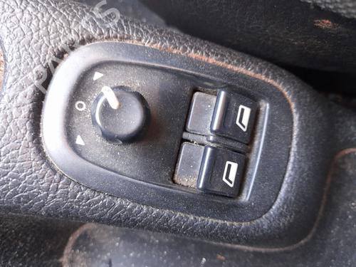 Used Left front window switch PEUGEOT 206 Hatchback (2A/C) 1.4 i (75 hp) 30624257
