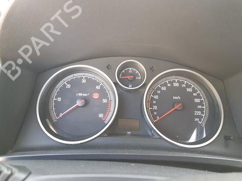 Used Instrument cluster OPEL ZAFIRA / ZAFIRA FAMILY B (A05) [2005-2019]  13753203