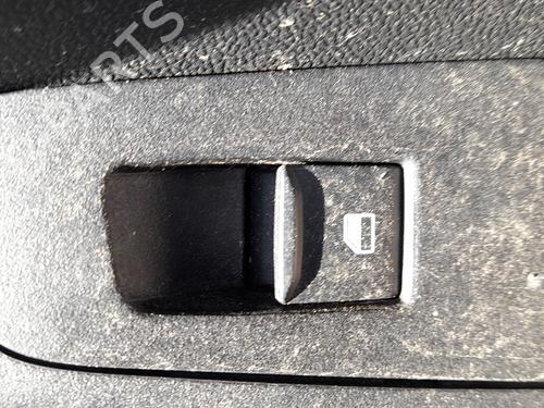 comutador-vidro-tras-direito-ford-puma-j2k-cf7-2019-36306398 main image