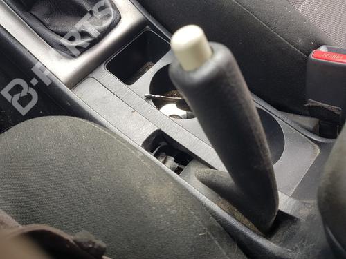 Used Hand brake Hand brake TOYOTA COROLLA Saloon (_E12_) 1.4 D-4D (NDE120_, NDE120R) (90 hp) 10553677 10553677