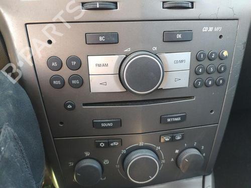 Used Radio OPEL ASTRA H (A04) 1.7 CDTI (L48) (100 hp) 26458124
