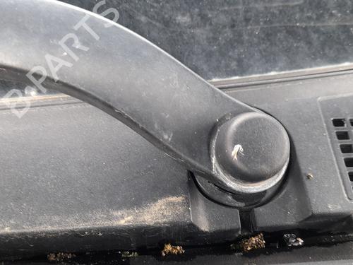 Used Front wiper motor Front wiper motor RENAULT MEGANE IV Hatchback (B9A/M/N_) 1.2 TCe 130 (B9MR) (130 hp) 33626196 33626196