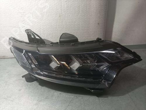 Used Right headlight MITSUBISHI OUTLANDER III (GG_W, GF_W, ZJ, ZL, ZK) 2.4 Hybrid 4WD (GG3W) (208 hp) 16642045
