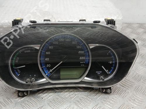 Used Instrument cluster TOYOTA YARIS (_P13_) 1.5 Hybrid (NHP130_, NHP130) (101 hp) 26395897