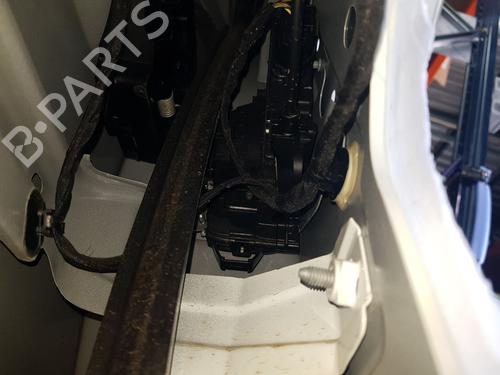 front-right-lock-renault-clio-v-b7_-2019-32393650 main image