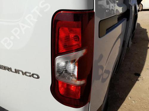 Używane Lampa tylna prawa CITROËN BERLINGO Box Body/MPV (K9) 1.5 BlueHDi 100 (102 hp) 28317111