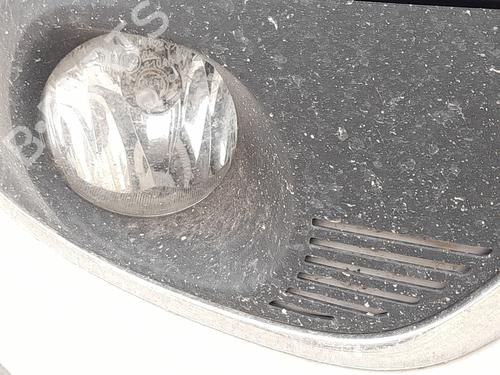 right-front-fog-light-renault-megane-iv-hatchback-b9amn_-2015-34628367 main image