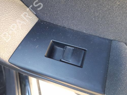 Used Right rear window switch TOYOTA AURIS (_E18_) 1.4 D-4D (NDE180_, NDE180R) (90 hp) 30710582