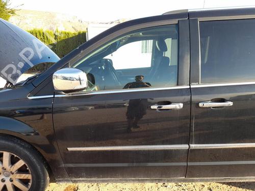 Used Left front door CHRYSLER GRAND VOYAGER V (RT) [2007-2025]  29187610