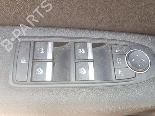 Used Left front window switch Left front window switch RENAULT CAPTUR II (HF_) TCe 100 (HFMT) (101 hp) 33557530 33557530