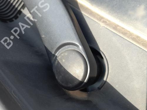 front-wiper-motor-ssangyong-tivoli-2015-33703606 main image