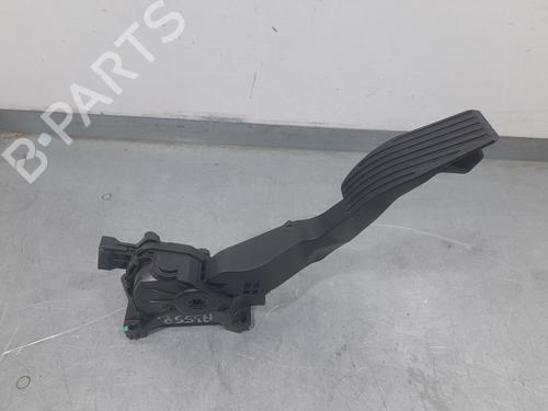 pedal-fiat-tipo-hatchback-356_-357_-2016-32208896 main image
