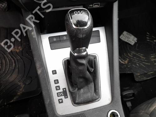 Used Gear lever SKODA OCTAVIA III Combi (5E5, 5E6) 1.5 TSI G-TEC (130 hp) 27681646
