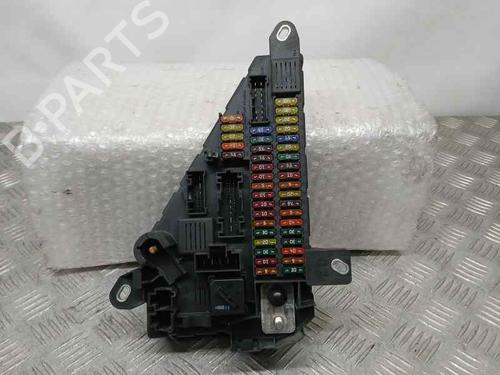 Used Fuse box BMW 5 (E60) 520 d (163 hp) 21592644
