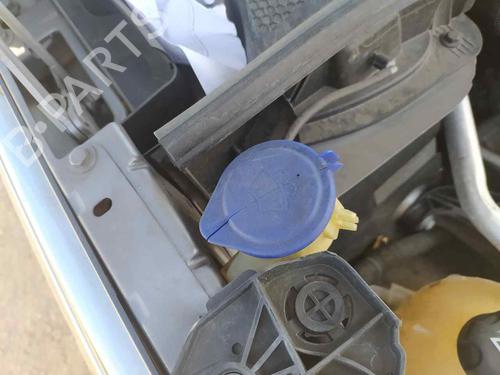 Used Windscreen washer tank PEUGEOT 5008 II (MC_, MJ_, MR_, M4_) [2016-2025]  23841122