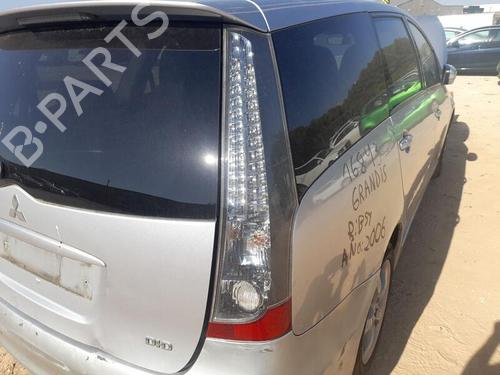 Højre baglygte MITSUBISHI GRANDIS (NA_W) 2.0 DI-D (NA8W) (140 hp) 30205429