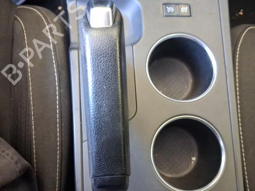 hand-brake-renault-megane-iv-hatchback-b9amn_-2015-39265848 main image