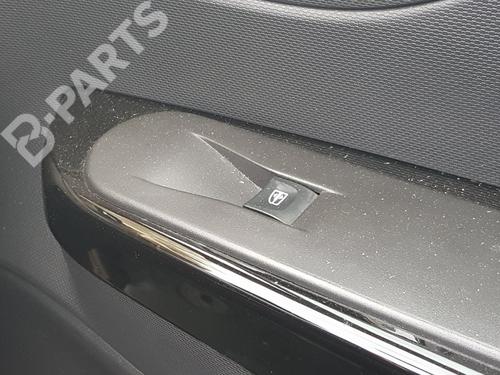 Used Right front window switch Right front window switch RENAULT CAPTUR I (J5_, H5_) 1.5 dCi 110 (110 hp) 10652428 10652428