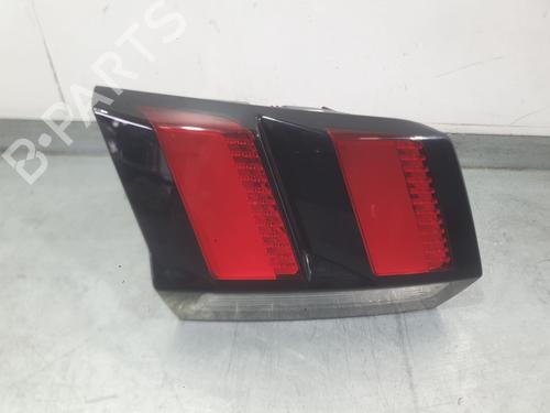 Used Left tailgate light Left tailgate light PEUGEOT 3008 II SUV (MC_, MR_, MJ_, M4_) 1.2 THP/ PureTech 130 (MRHNSM, MRHNSU, MRHNSJ, MRHNYW,... (131 hp) 39698215 39698215